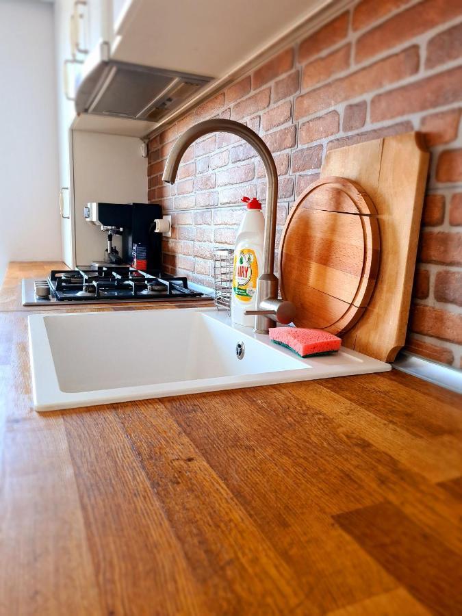 アラドCentral Apartament Urbanaアパートメント エクステリア 写真